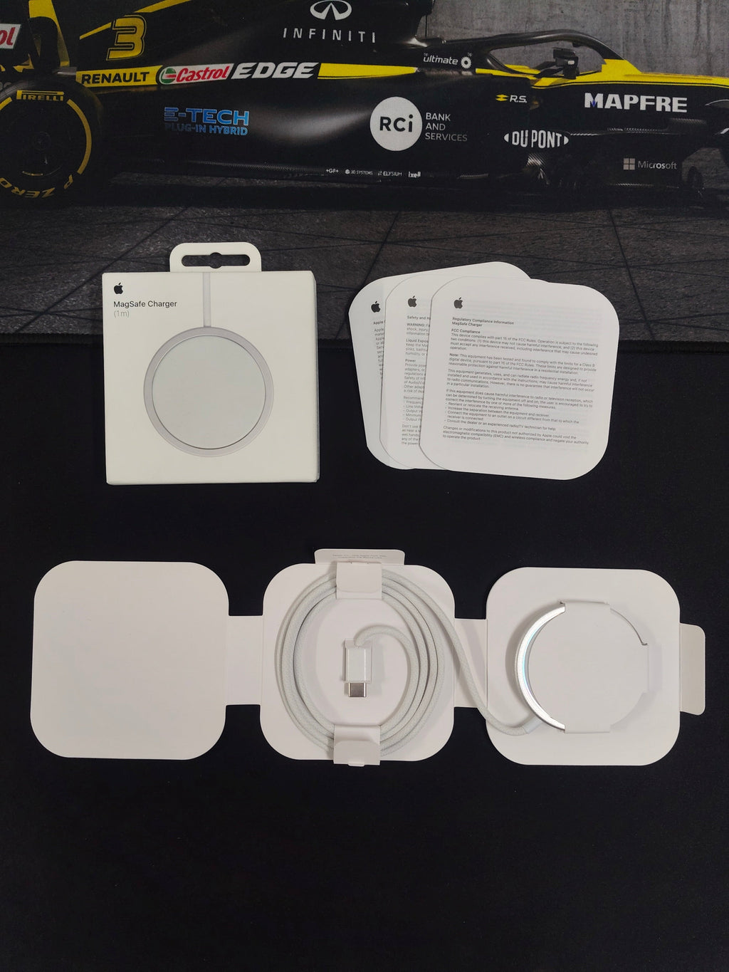 3-in-1 Combo | AirPods Pro 2 + 20W MagSafe Powerbank + 25W MagSafe Charger (1M)
